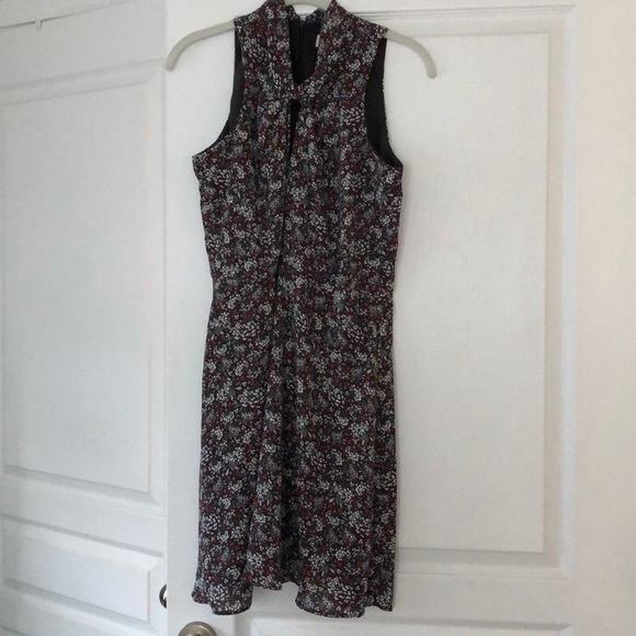 Loft Dress! - Picture 2 of 5